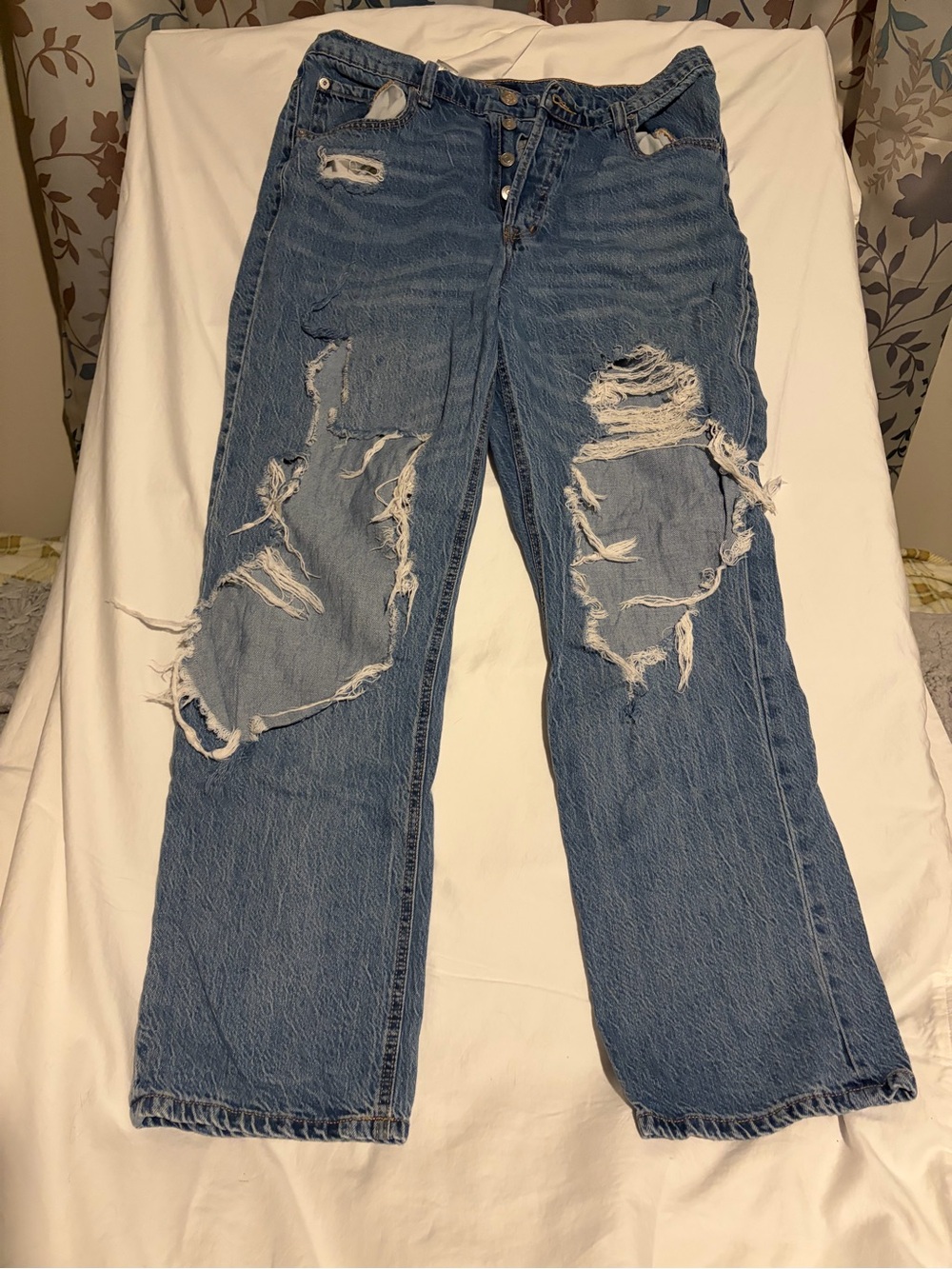 Aeropostale Womens Light Blue Distressed Boyfriend Jeans